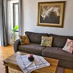 Apartment Velanidia Homestay *